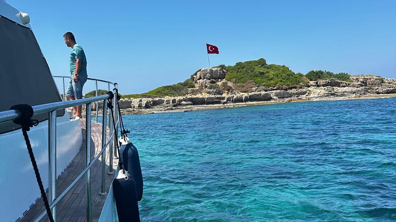 okurcalar vip fishing yacht